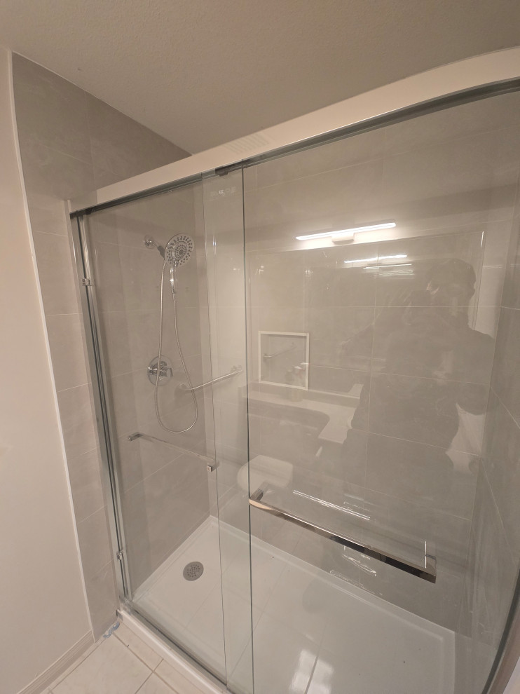 Richmond main floor bathroom