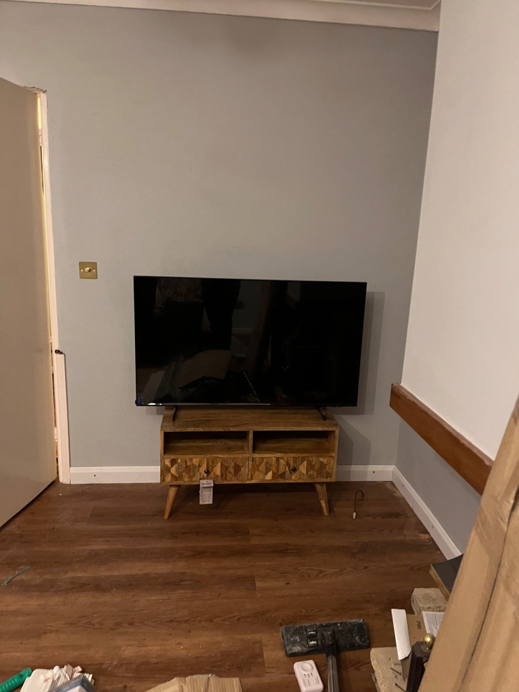 Does This Tv Stand Look Too Small? How Do I Balance It