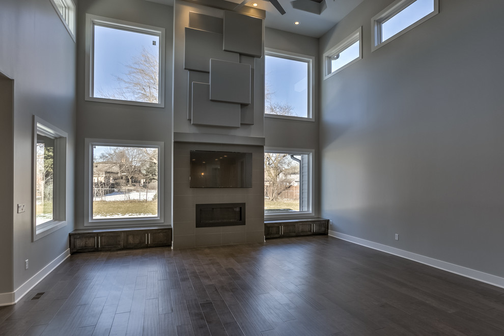 Home design - transitional home design idea in Omaha