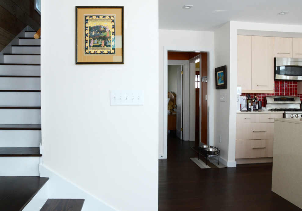 This is an example of a contemporary hallway in Boston.