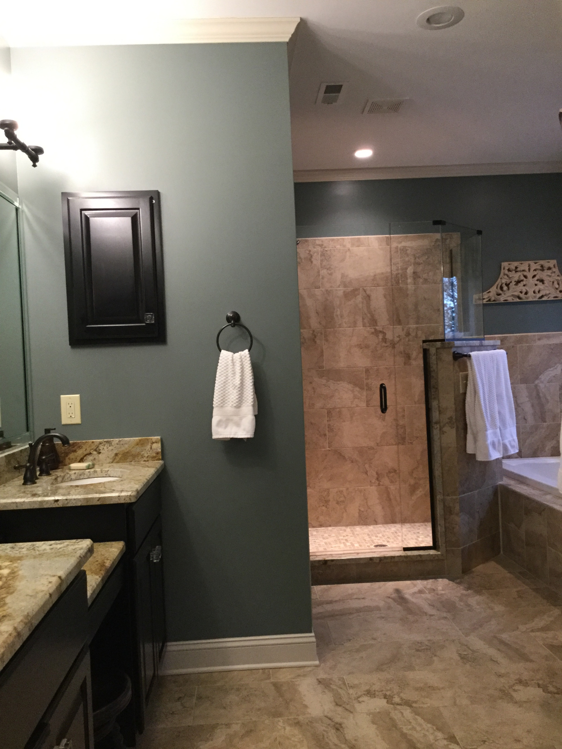 Ennice Bathroom