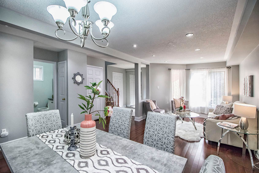 Example of an eclectic home design design in Toronto