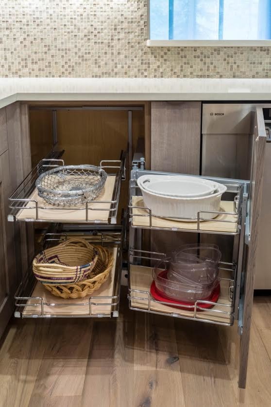 Kitchen - transitional kitchen idea in Denver