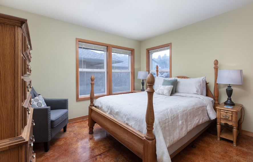 "Beach Me" Lincoln City, OR Short-term Rental Remodel