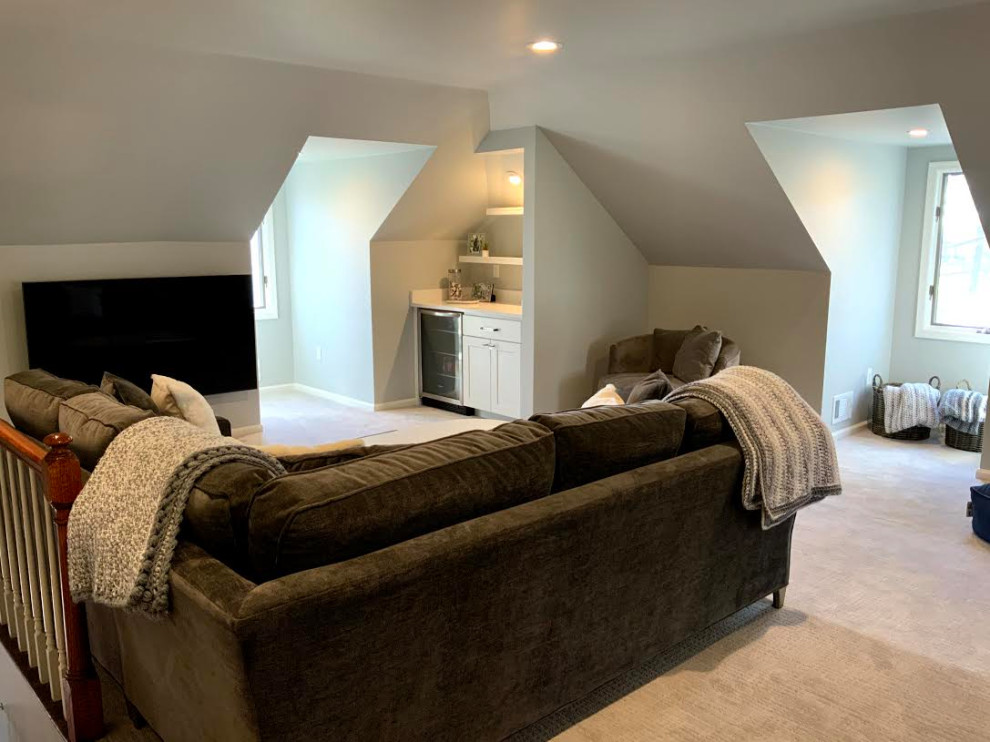 Modern Bonus Room with small built in bar