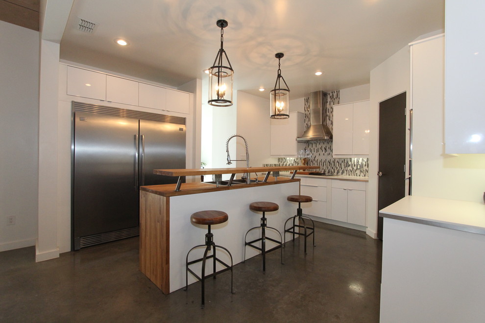 Transitional kitchen photo in Austin