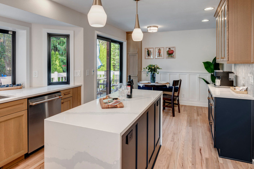 Kitchen - transitional kitchen idea in Seattle