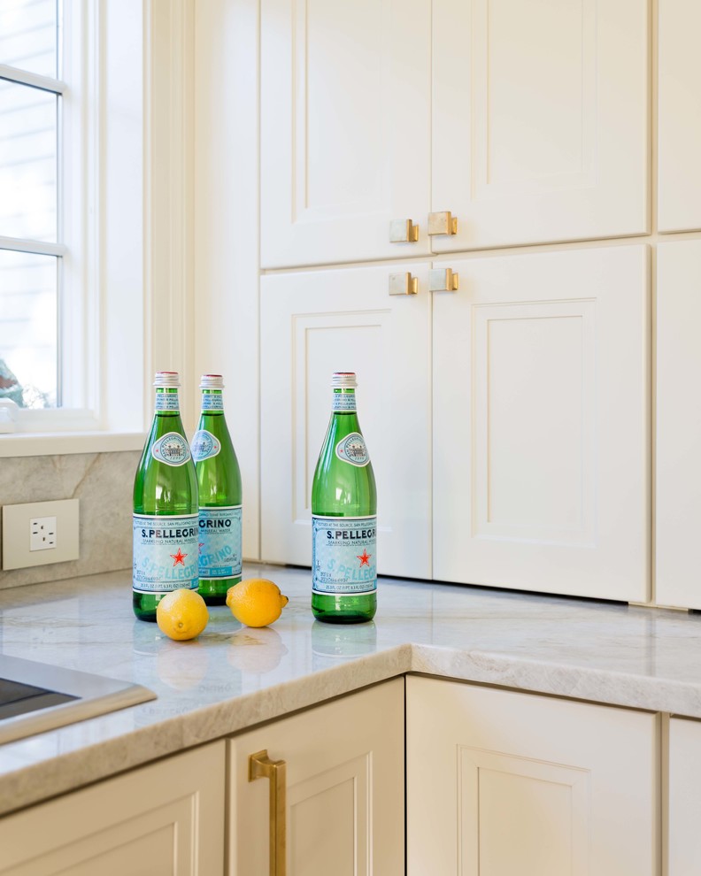 Example of a transitional kitchen design in Boston
