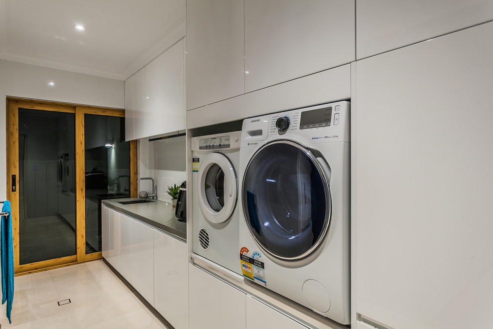 Photo of a modern laundry room in Perth.