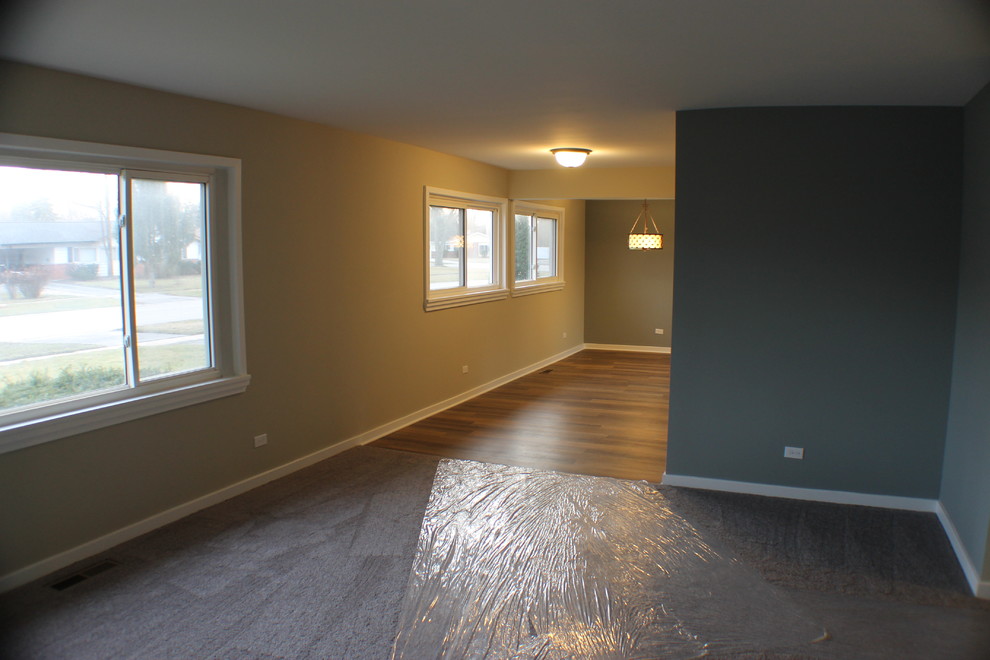 Home design - transitional home design idea in Chicago