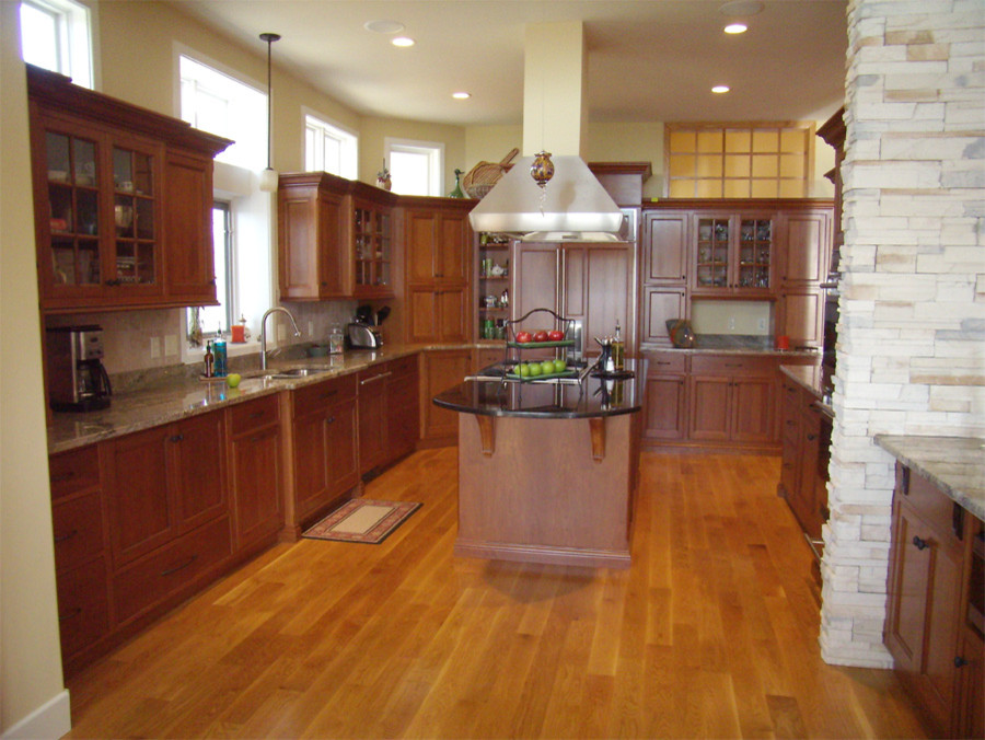 This is an example of a traditional kitchen in St Louis.