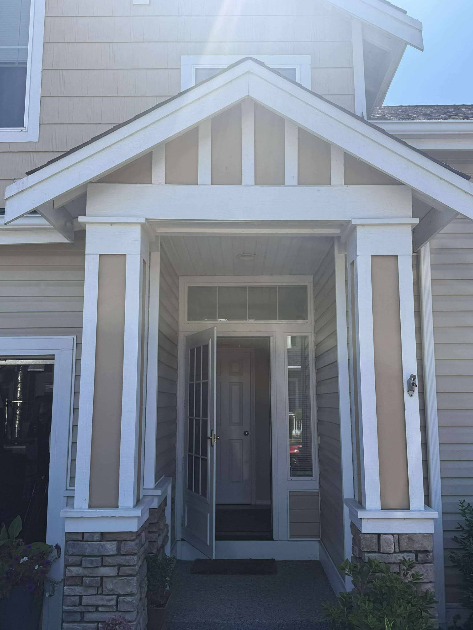 Exterior Wood Repairs & Repaint