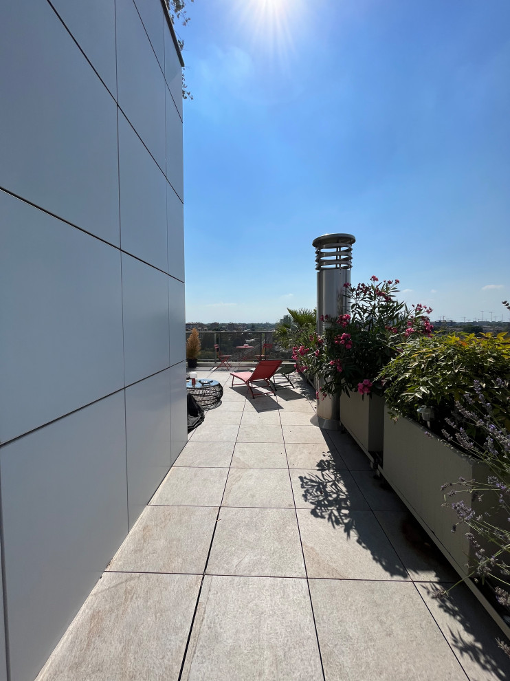 VIA CARRIERA | Grande terrazza piantumata