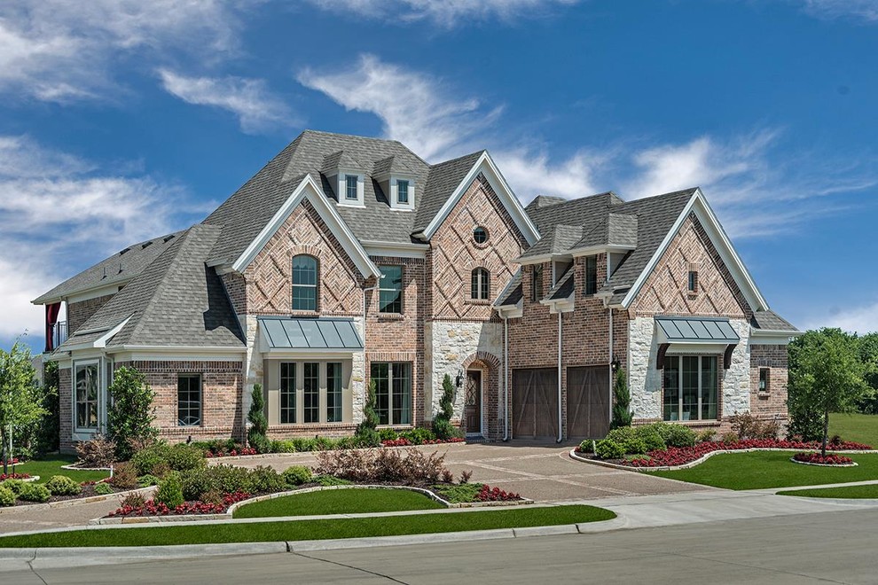 Custom Homes Traditional Exterior Dallas by Grand