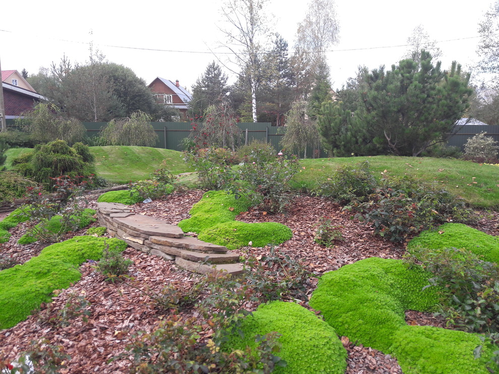 Сад  на холмах