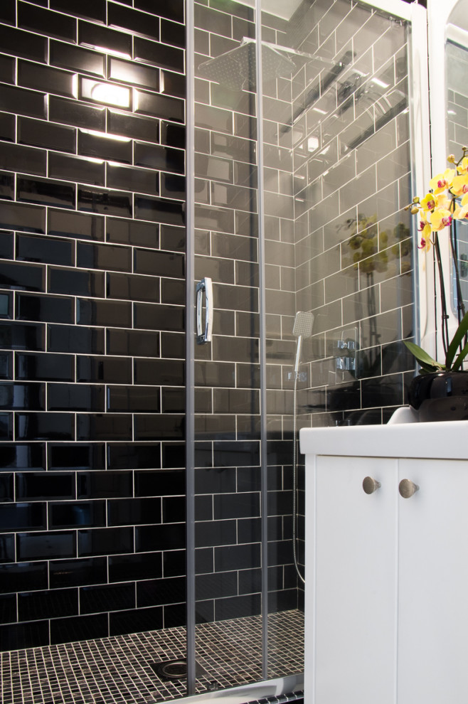 Черный, белый, золотой.