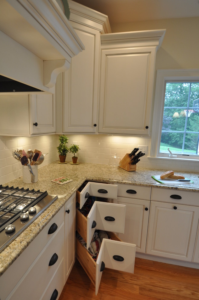 Traditional White Kitchen-Project 782