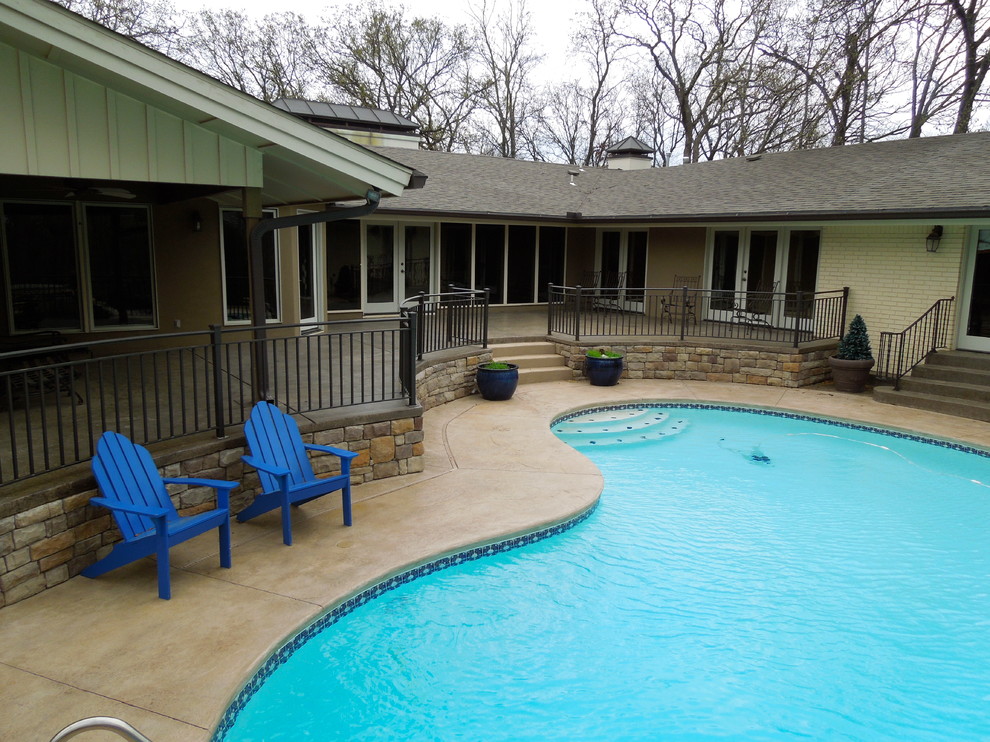 Pool fountain - backyard pool fountain idea