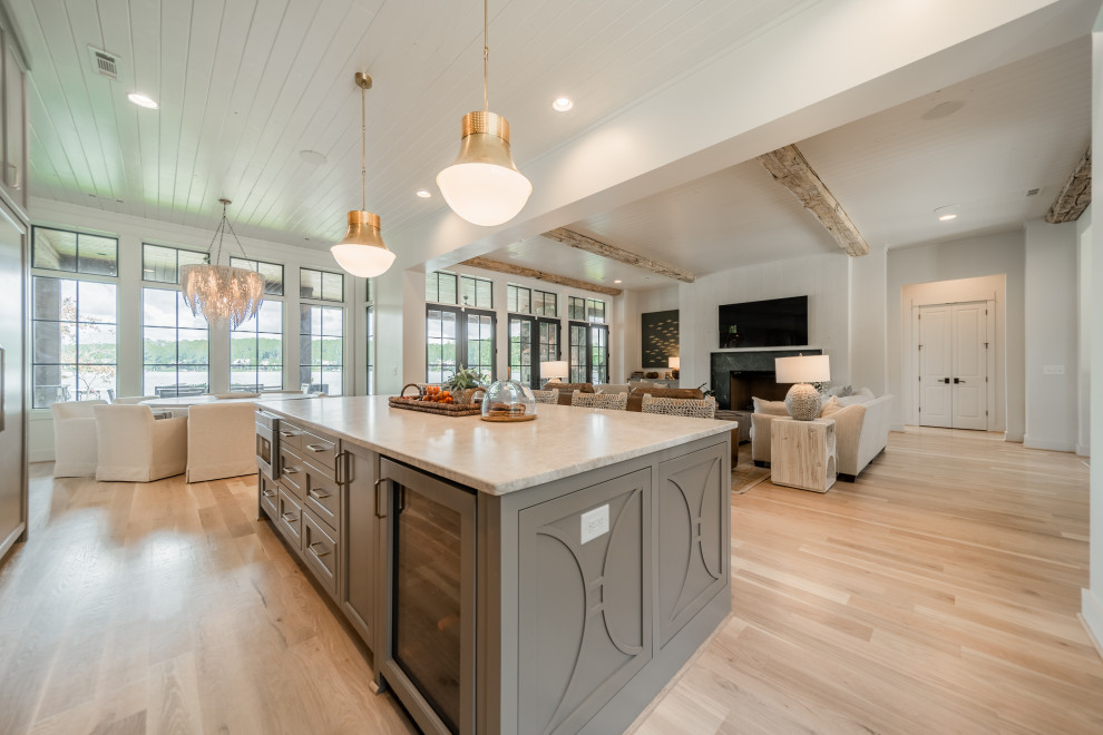 Inspiration for a transitional home design remodel in Birmingham