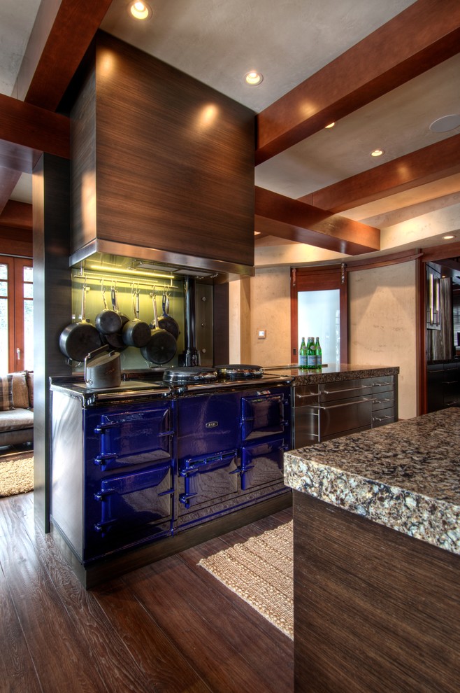 Inspiration for a transitional kitchen remodel in Calgary