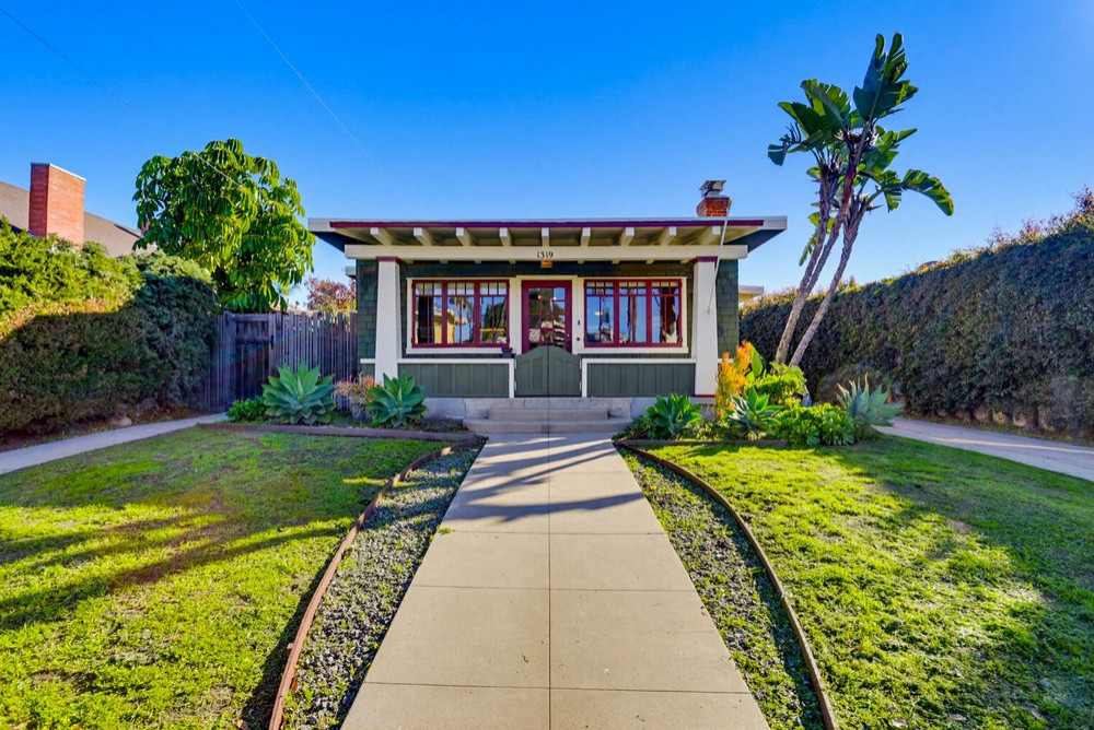 Golden Heights_Kitchen & Baths