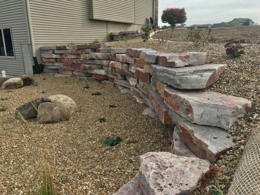 Inspiration for a rustic home design remodel in Cedar Rapids