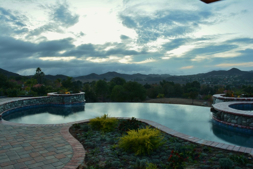 Incredible infinity edge pool