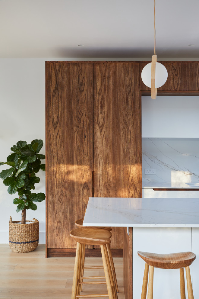 Inspiration for a classic kitchen in London.