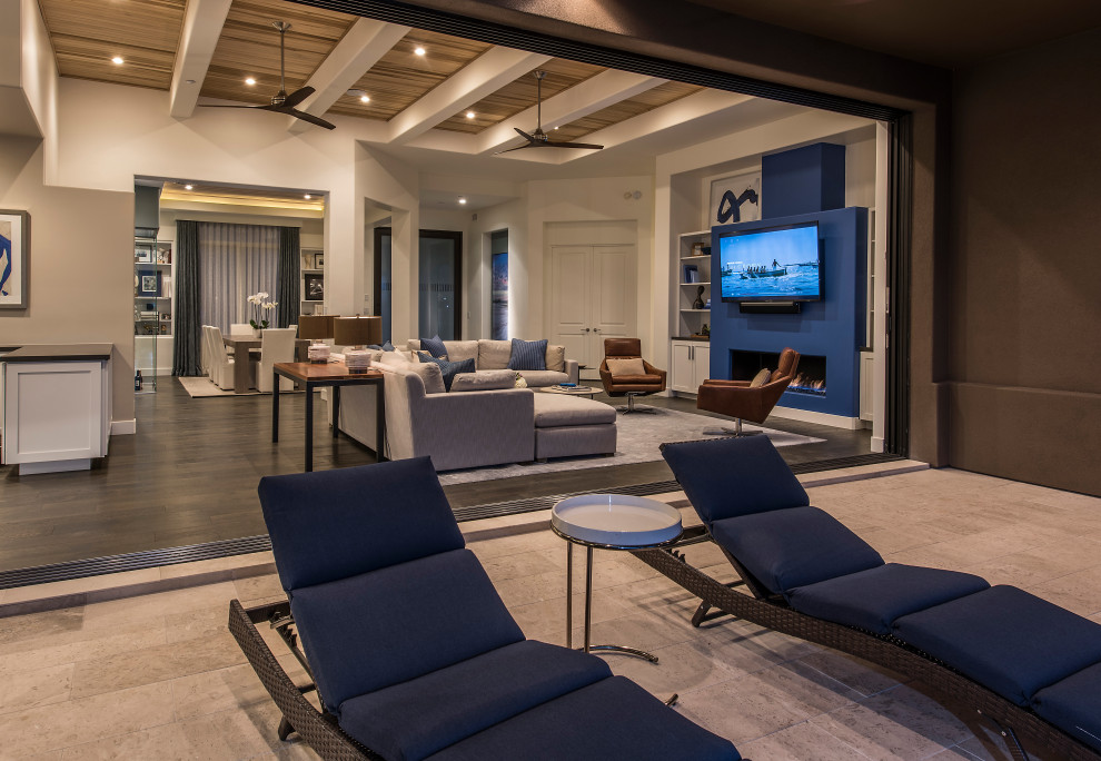 Home design - transitional home design idea in Phoenix