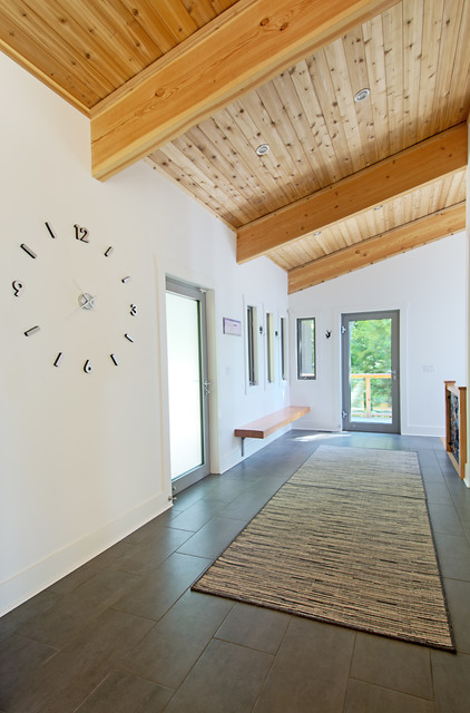 Lake Side rustic-entry