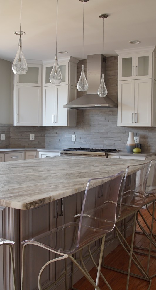 Example of a transitional kitchen design in DC Metro