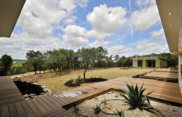 Trails End exterior moderno-facciata