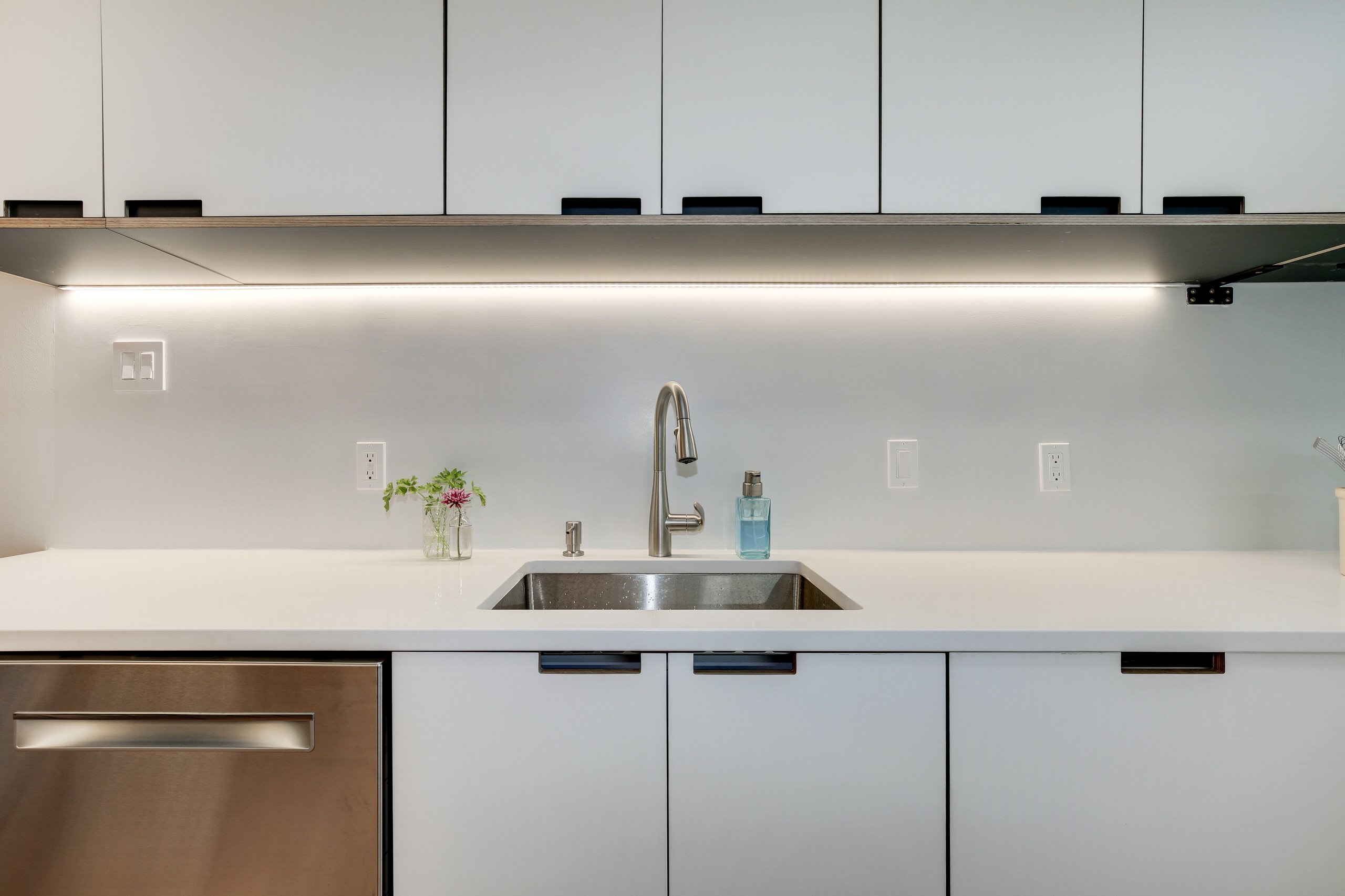 322 n st sw kitchen_015.jpg