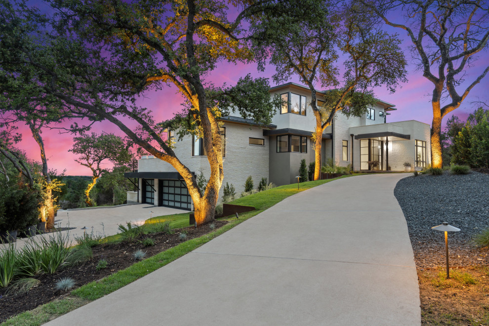 Photo of a medium sized contemporary two floor detached house in Austin.
