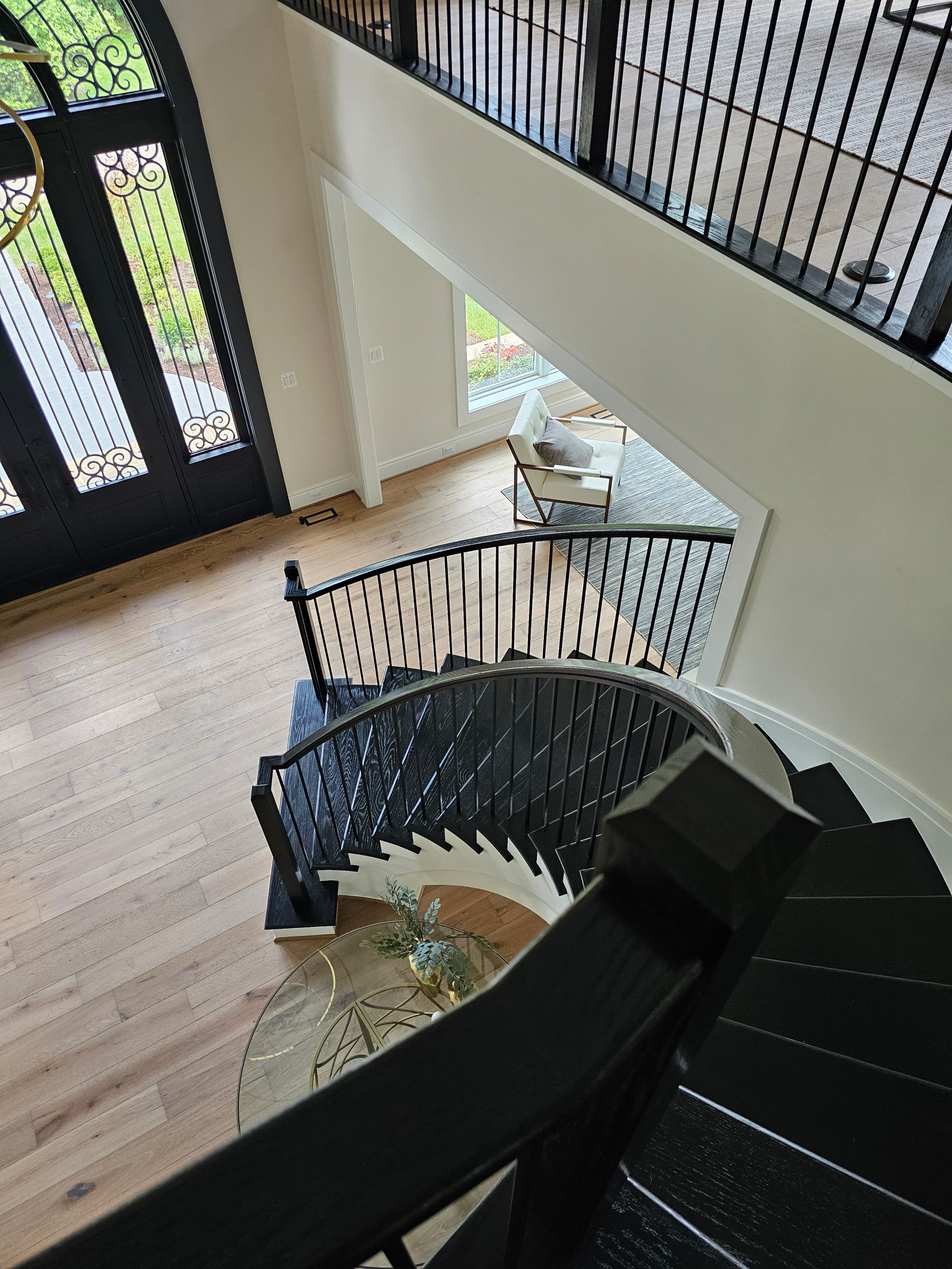 Elegant Curve Elevates Modern Design, Mclean, VA 22101
