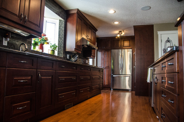 Pineview transitional-kitchen