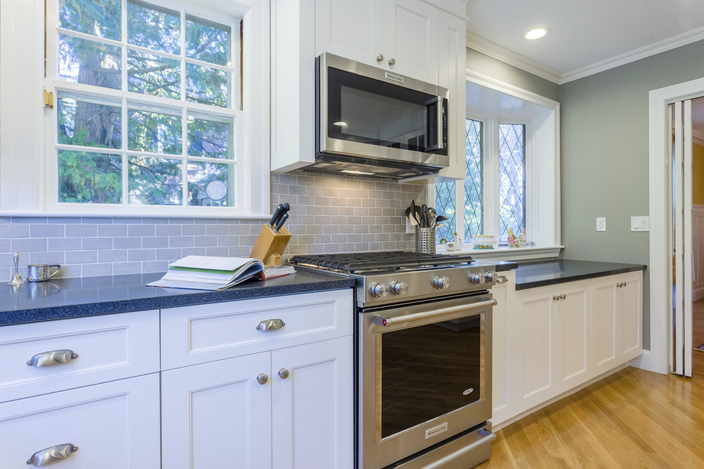 Kitchen - transitional kitchen idea in Providence
