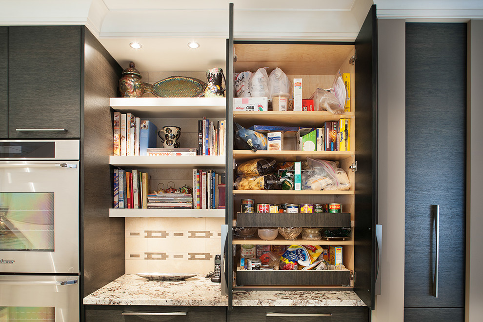 Home design - transitional home design idea in Vancouver