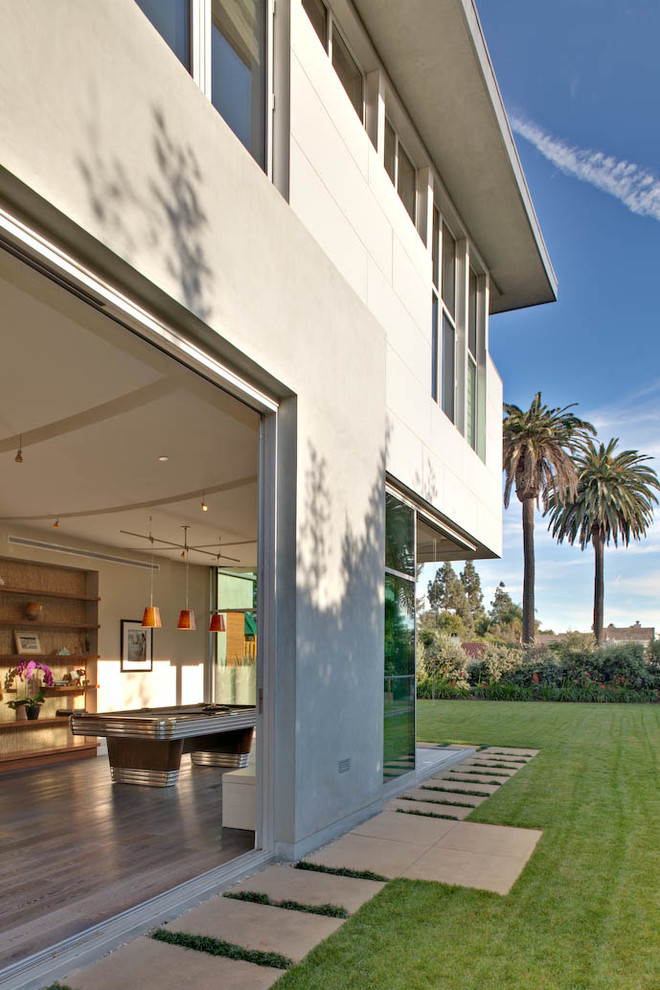 Inspiration for a contemporary two-storey exterior in Los Angeles.