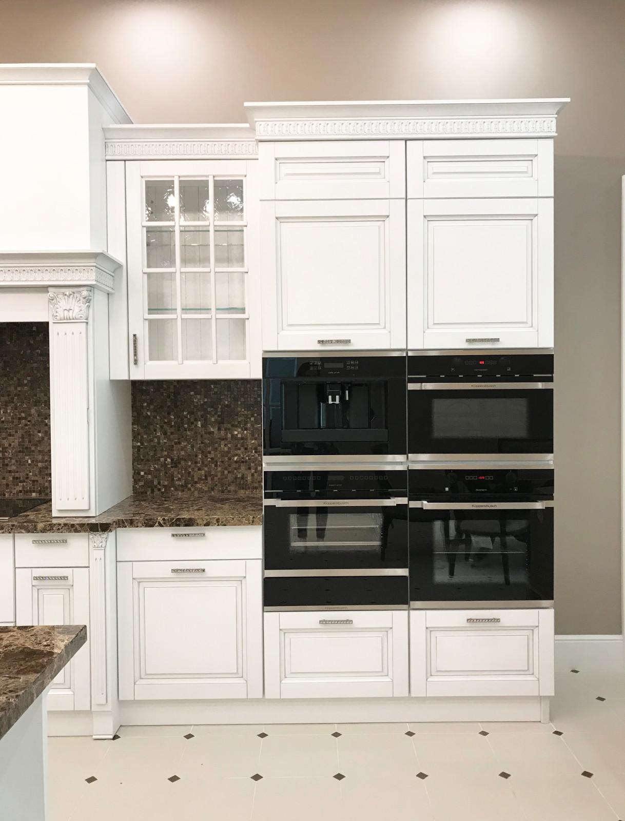 Дом 1000 кв.м - фото