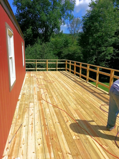 Rustic Upstate NY Deck montagne-facade
