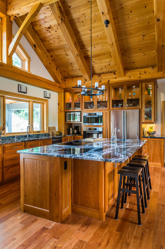 Kitchen - rustic kitchen idea in Toronto