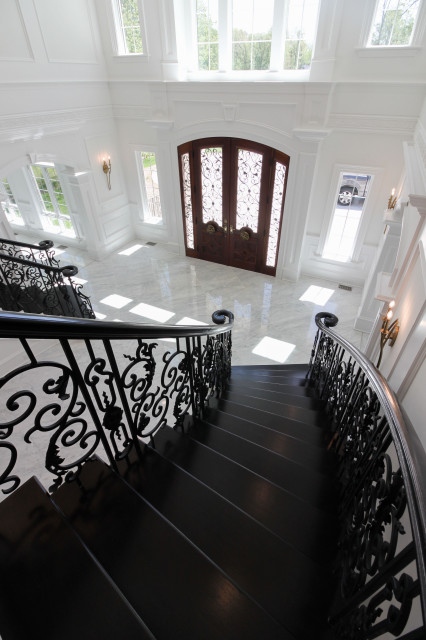 92_Grand Double Staircase in Exquisite Custom Home, Great Falls VA 22066 nyklassisk-trappa