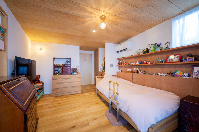 凸凸天井の住宅（防火地域） skandinavisch-schlafzimmer