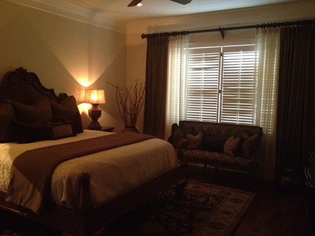 Tuscan rustic traditional-bedroom