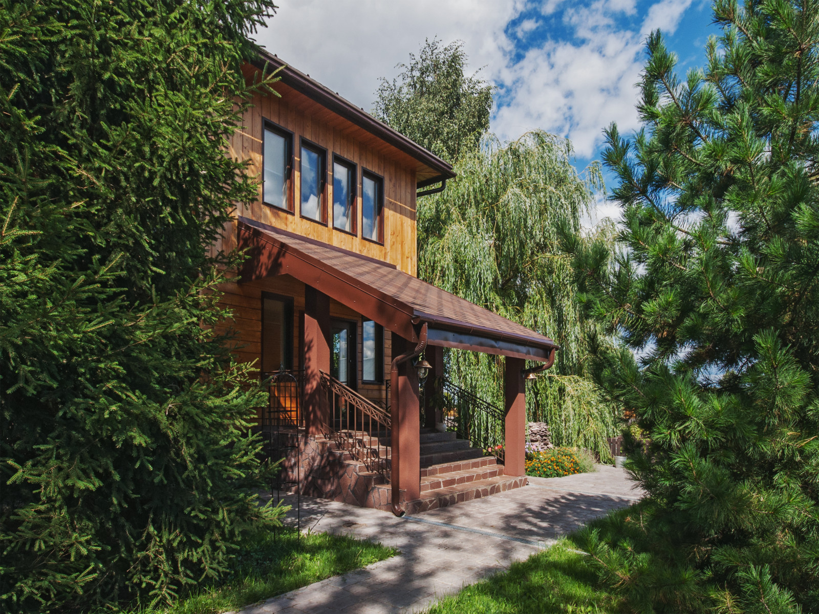 боковой вход на веранду