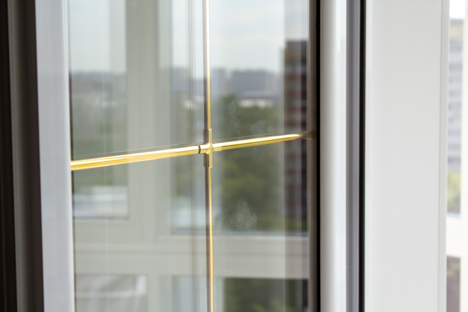 Панорамное остекление балкона и кухонное окно