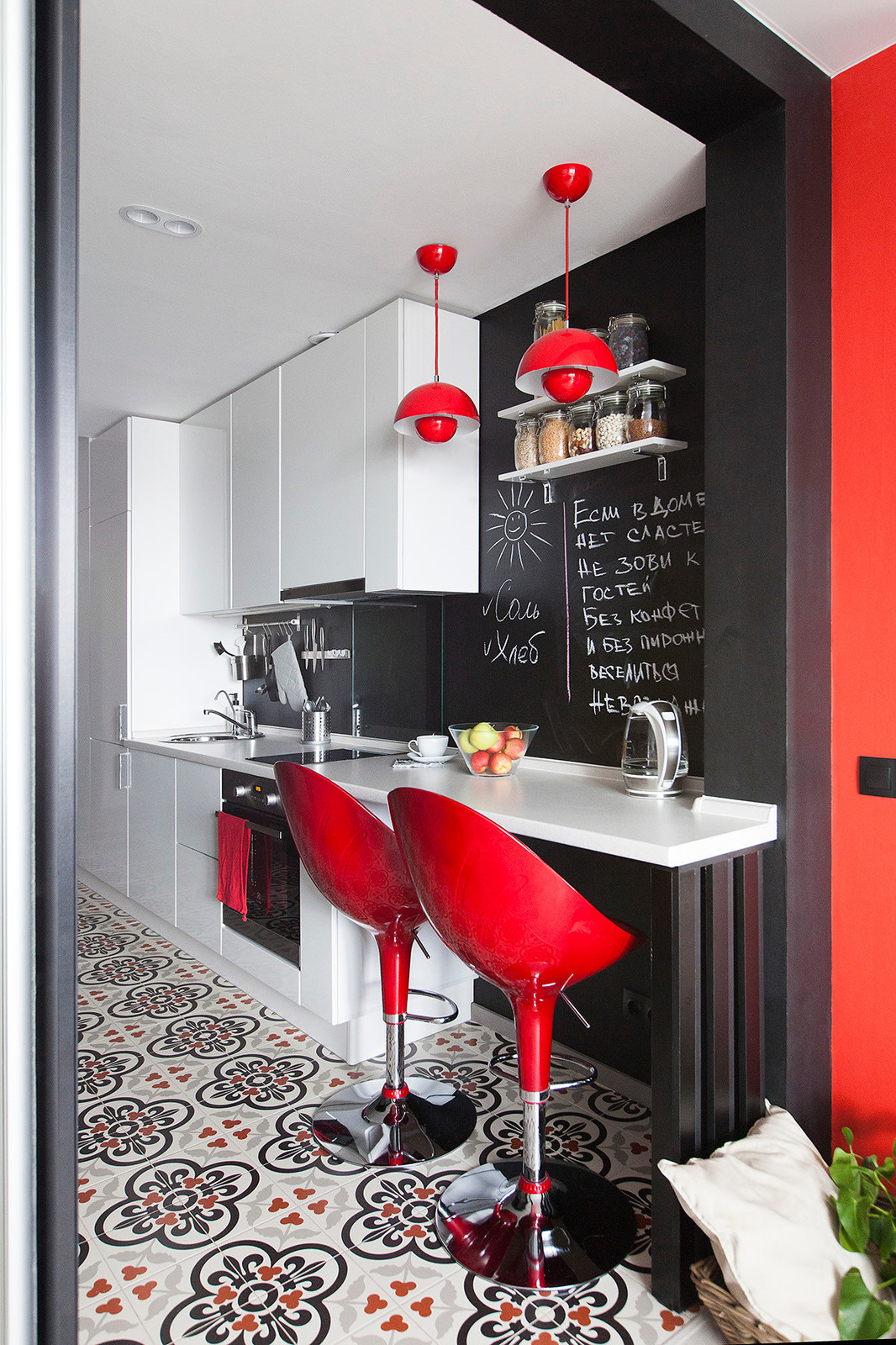 35: кухня в коридоре и спальня в нише