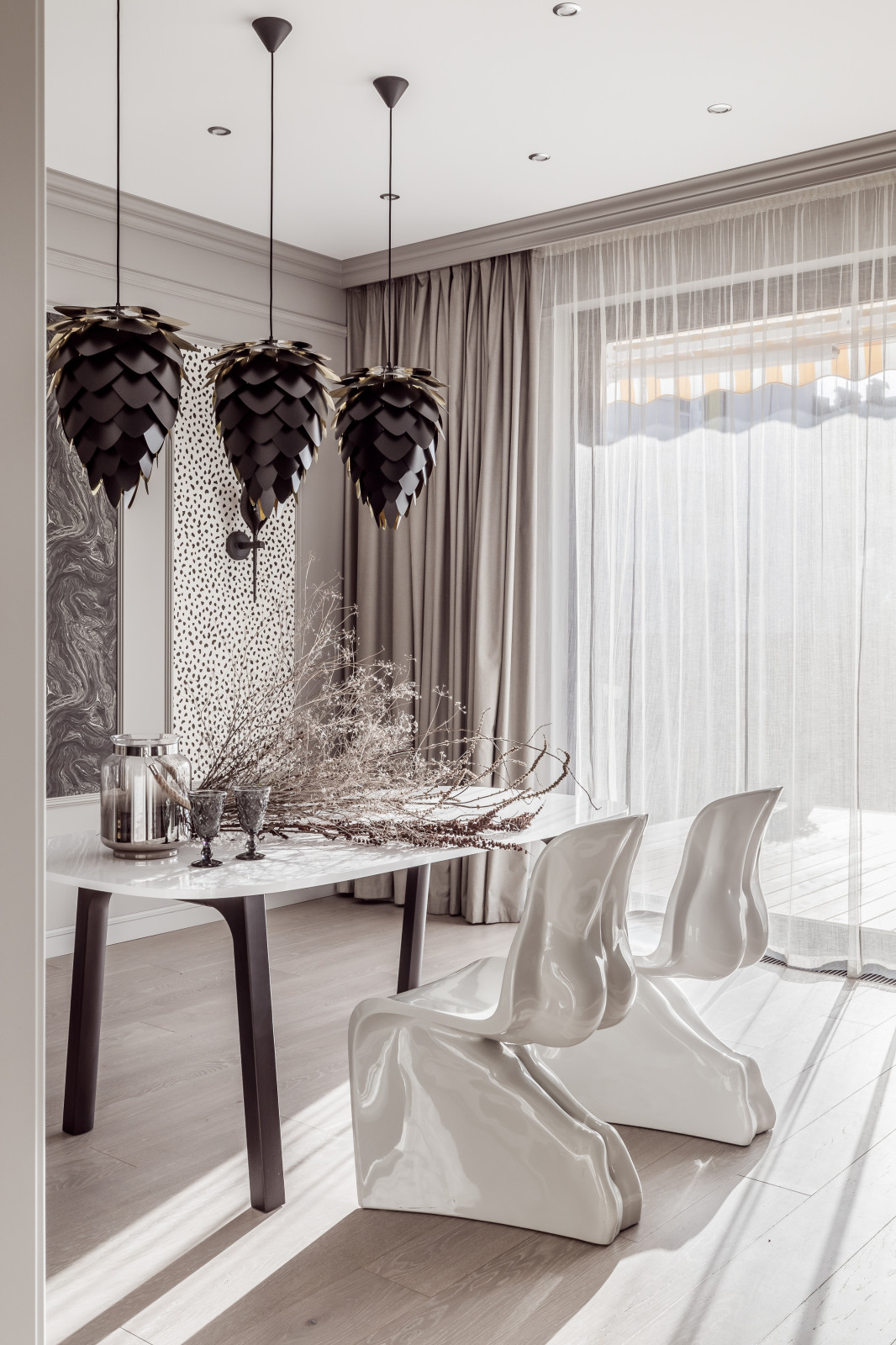 Интерьер таунхауса в монохромной гамме (г.Краснодар)