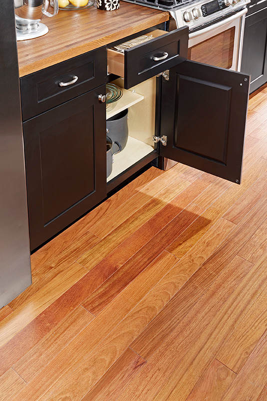 Kitchen - transitional kitchen idea